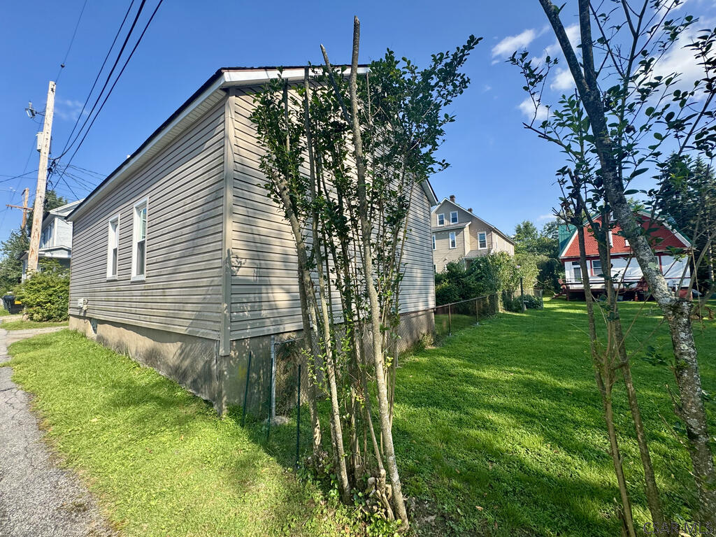212-214; 214R Clarion Street