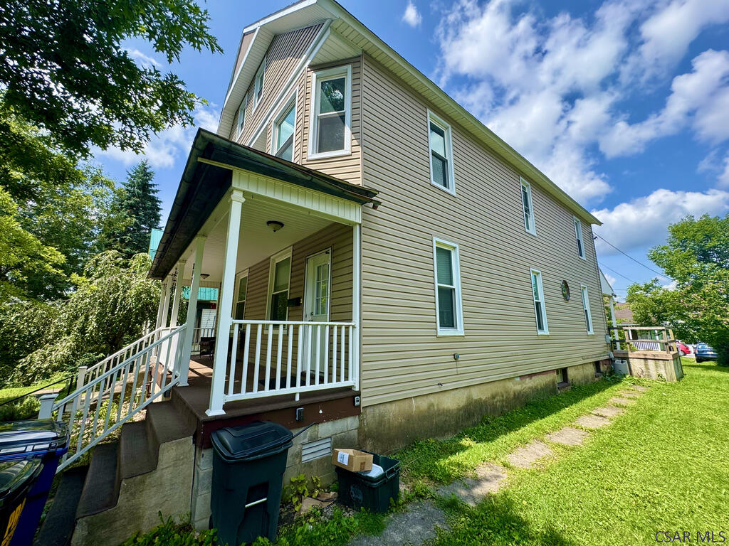 212-214; 214R Clarion Street