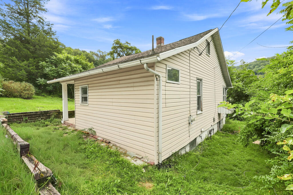 112 Oakland Avenue
