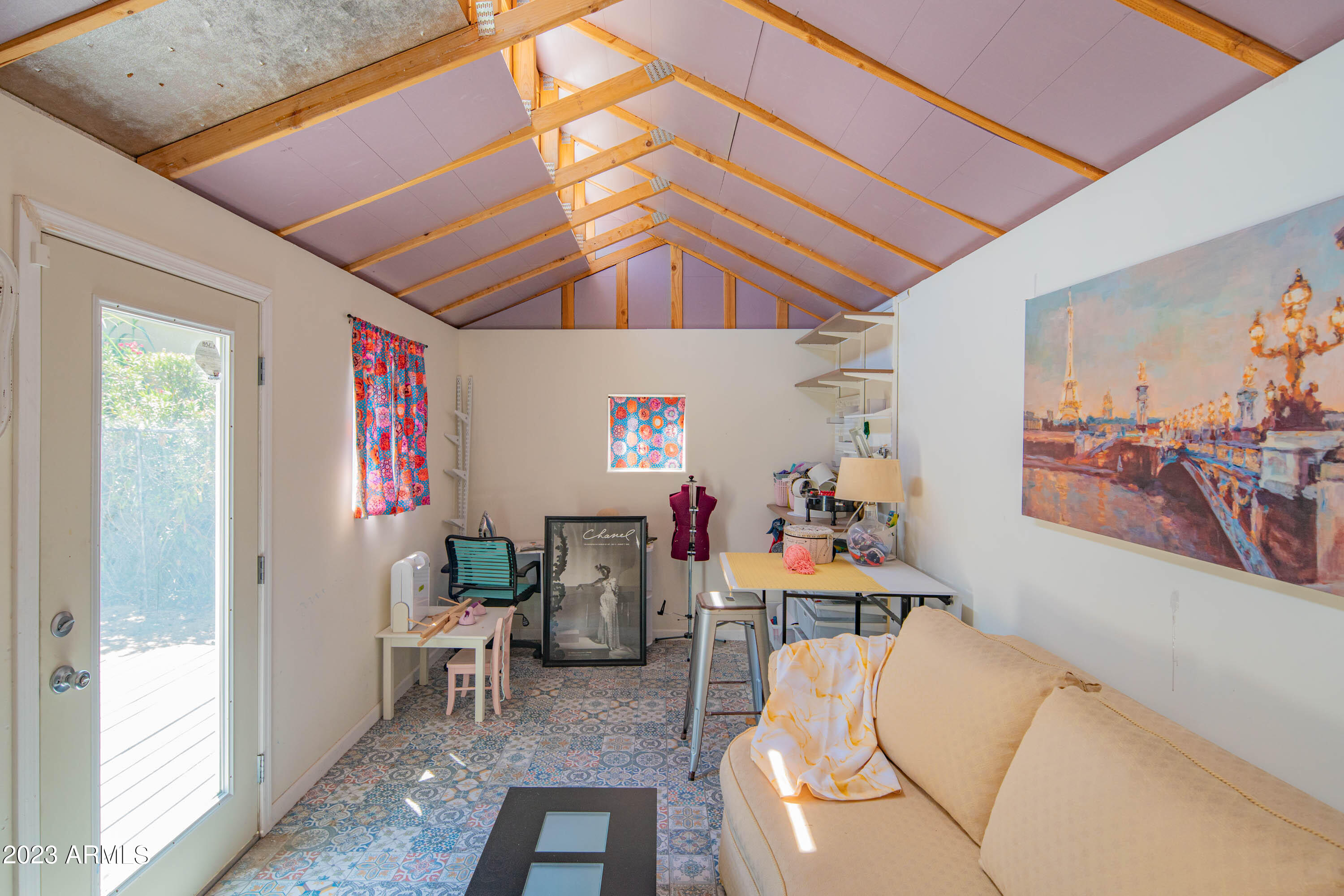 124 W GRANADA Road