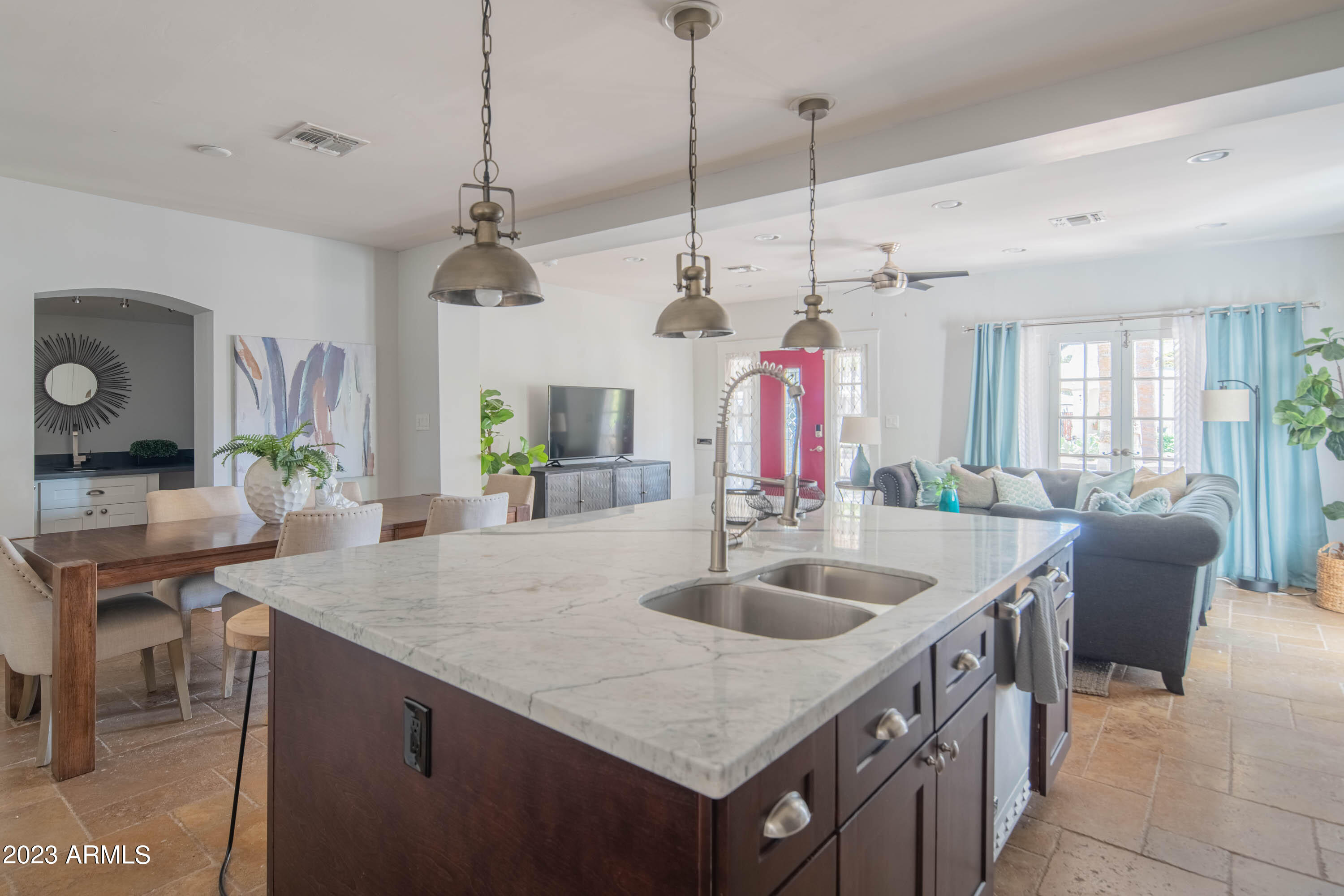 124 W GRANADA Road