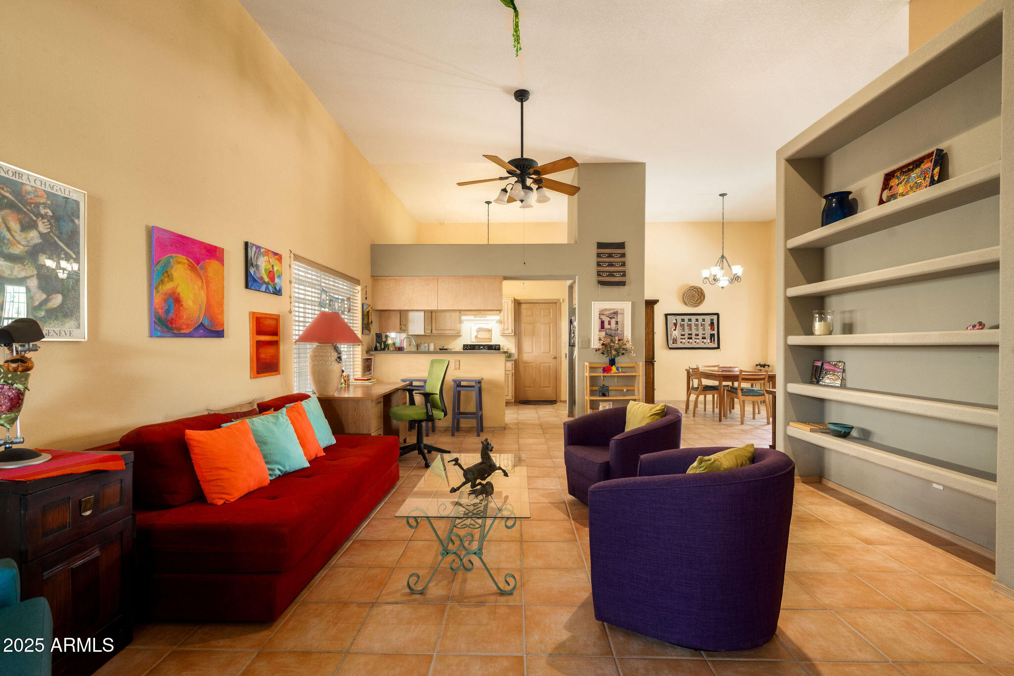 1221 E CHOLLA Street