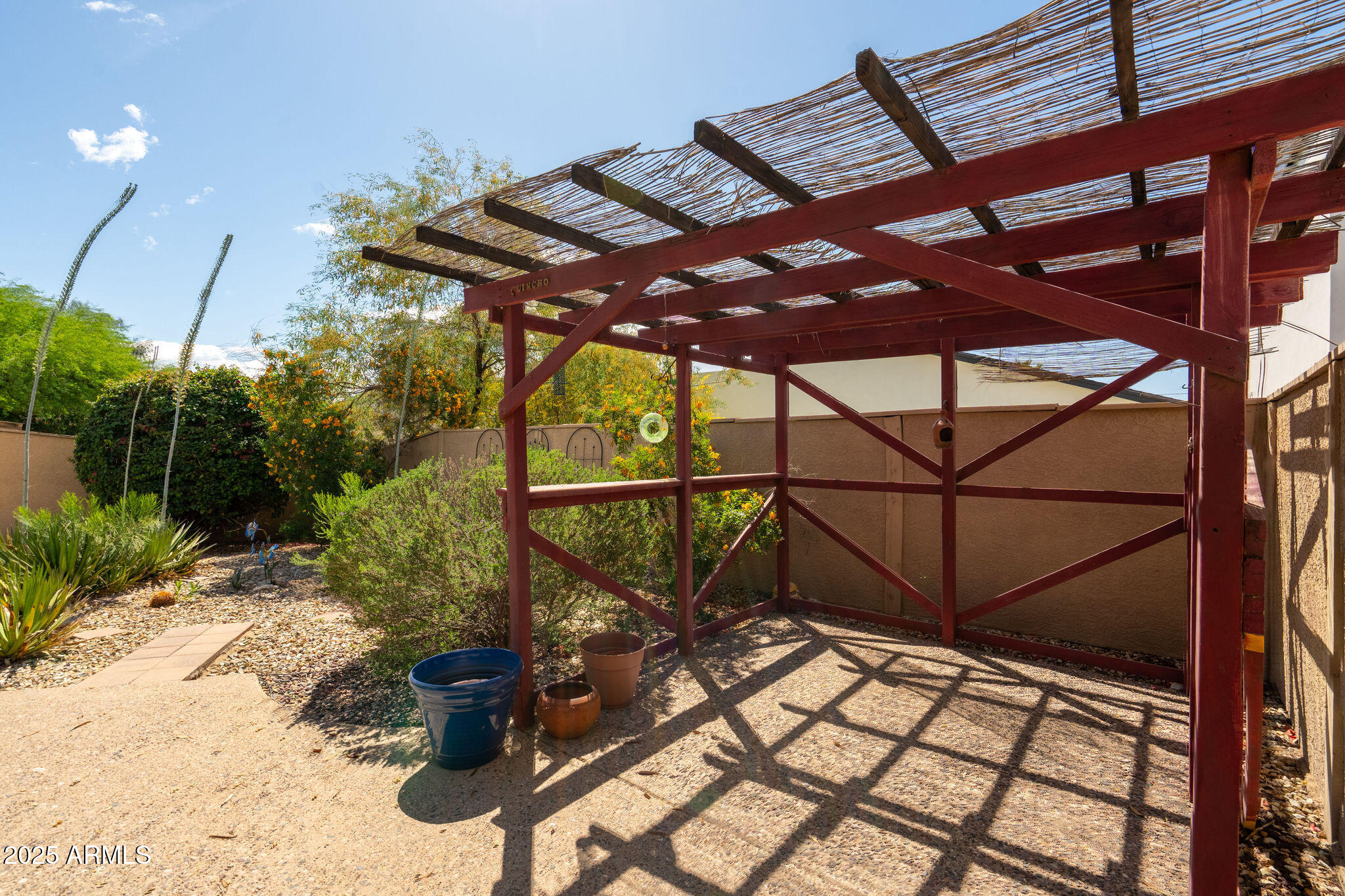 1221 E CHOLLA Street