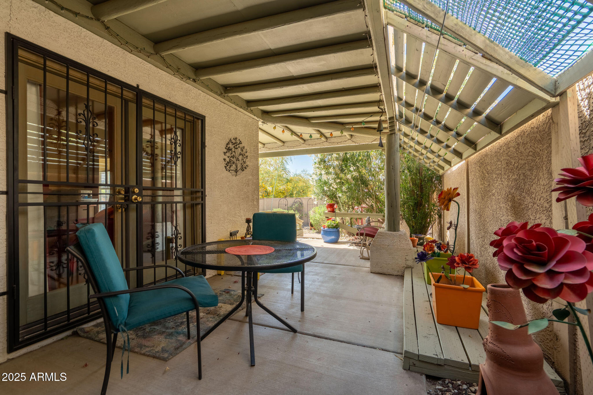 1221 E CHOLLA Street