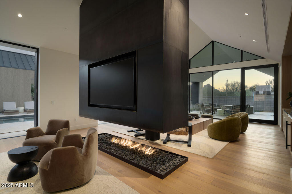 6209 N CASA BLANCA Drive