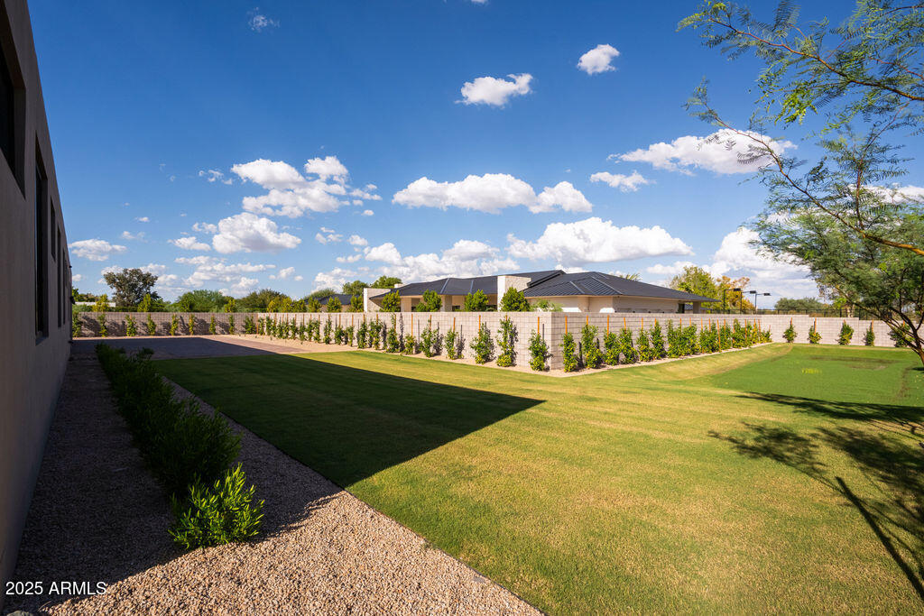 6209 N CASA BLANCA Drive