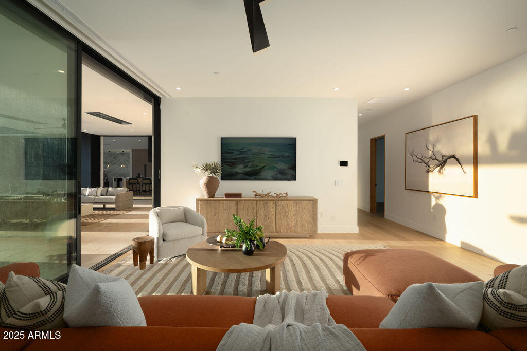 6209 N CASA BLANCA Drive