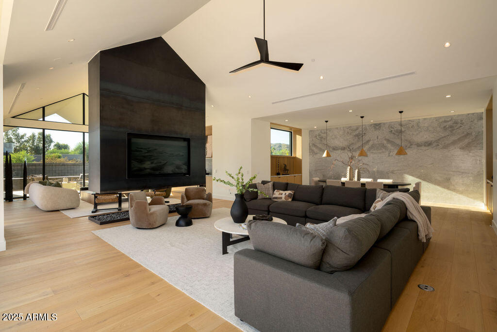 6209 N CASA BLANCA Drive