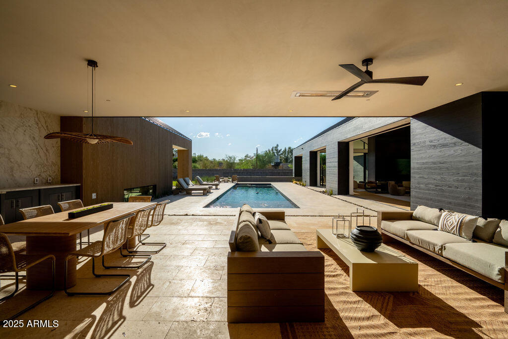 6209 N CASA BLANCA Drive