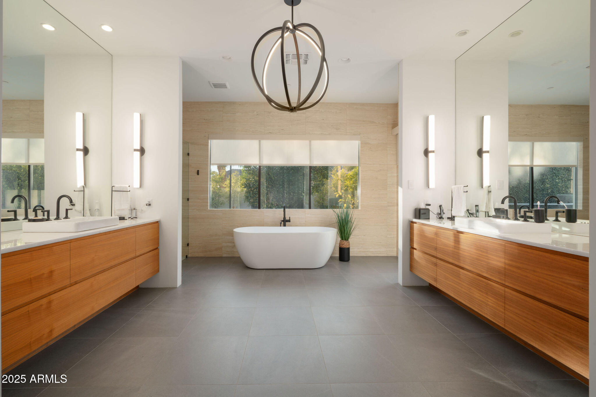 5333 E VIA LOS CABALLOS