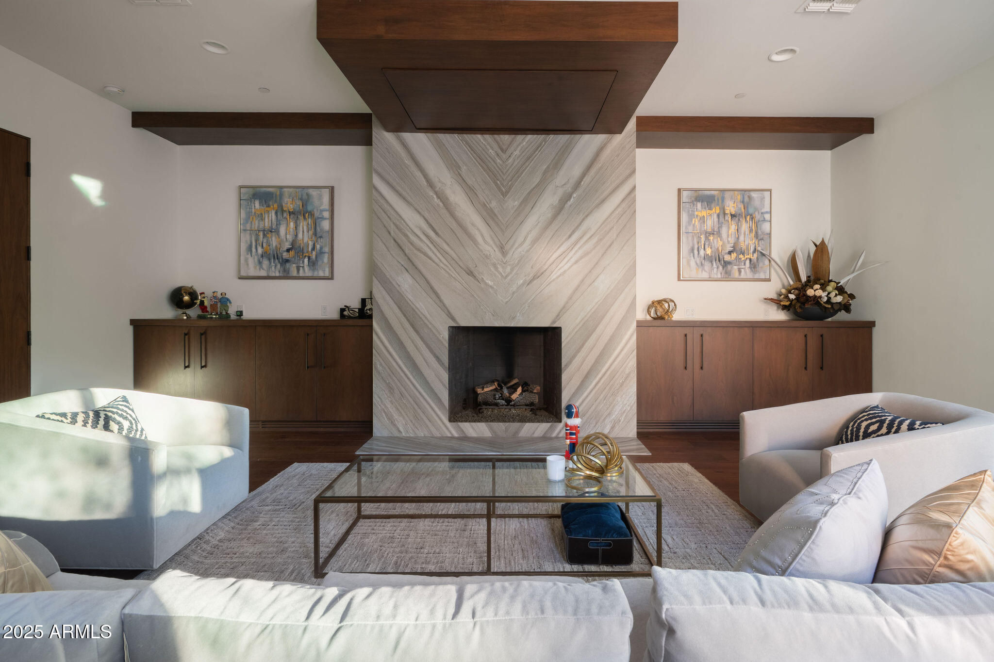 5333 E VIA LOS CABALLOS