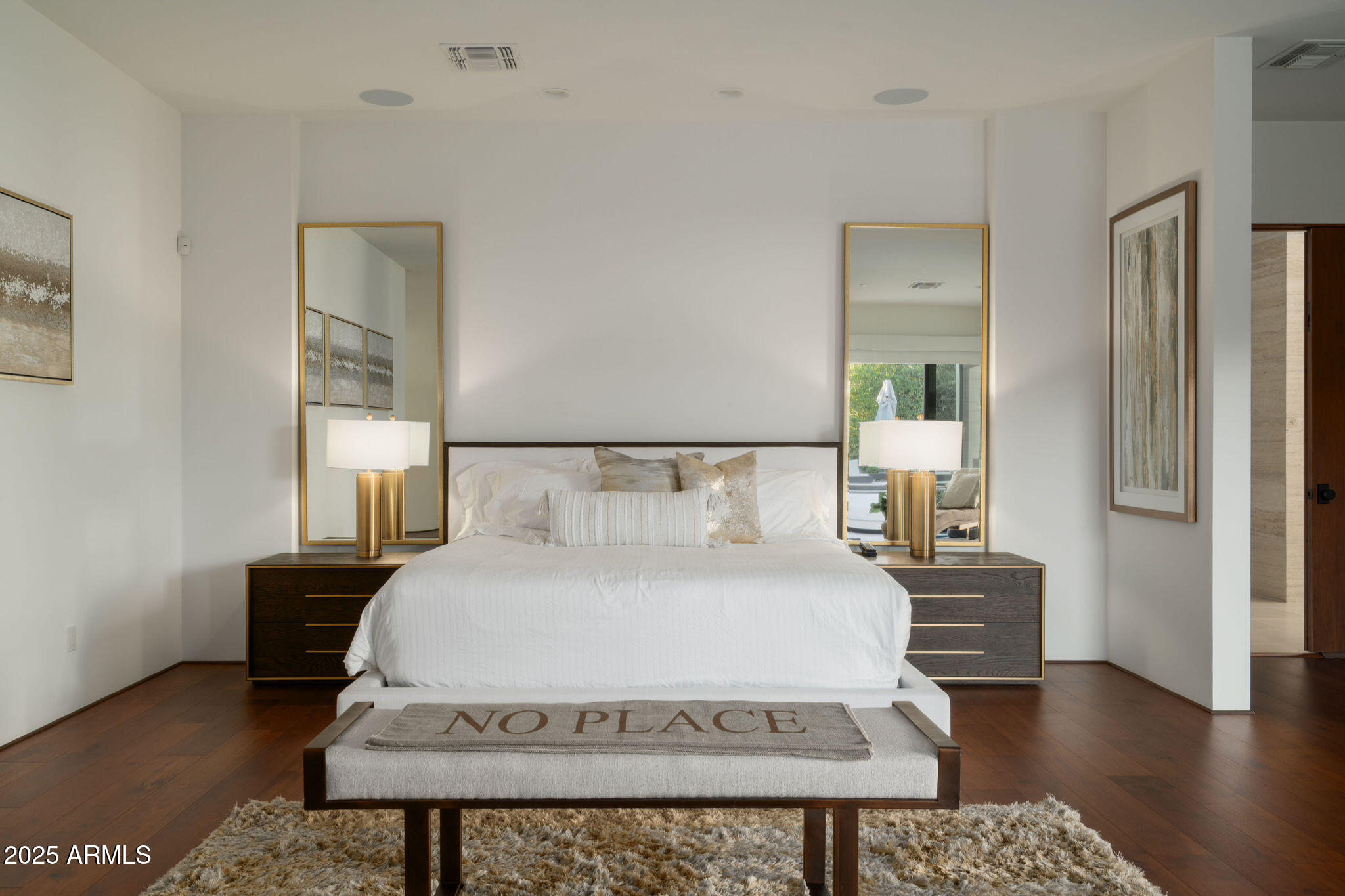 5333 E VIA LOS CABALLOS