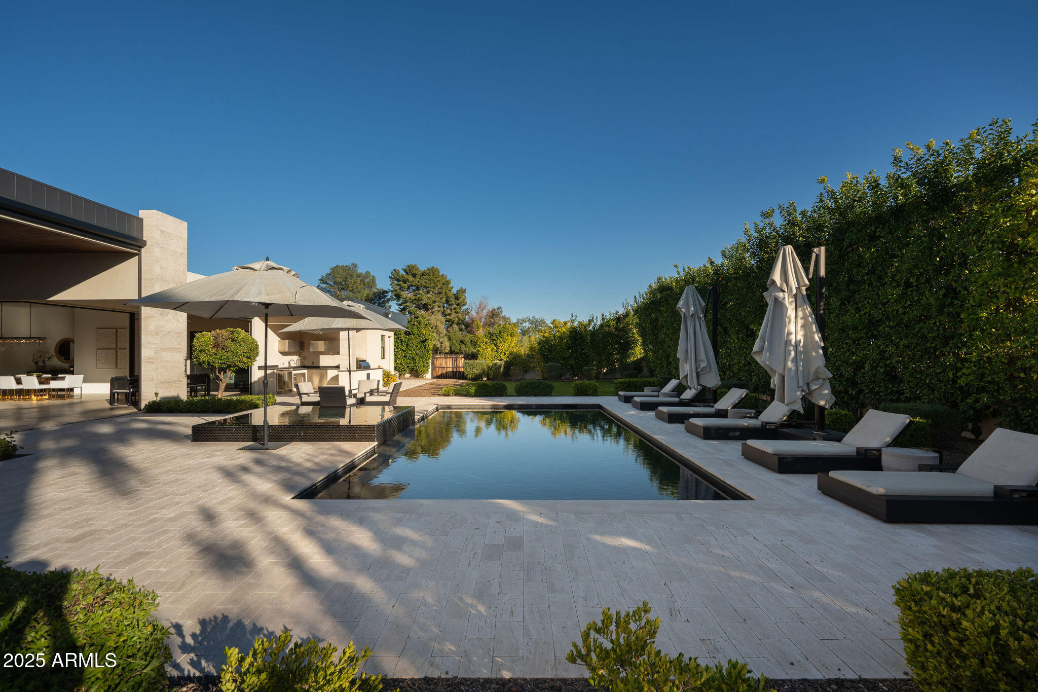 5333 E VIA LOS CABALLOS