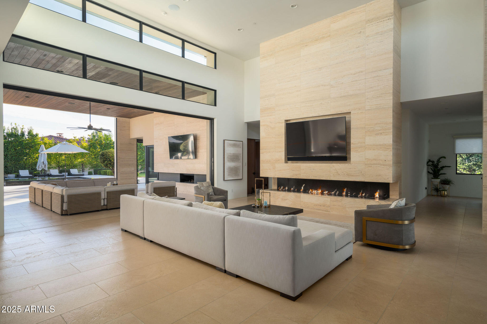 5333 E VIA LOS CABALLOS