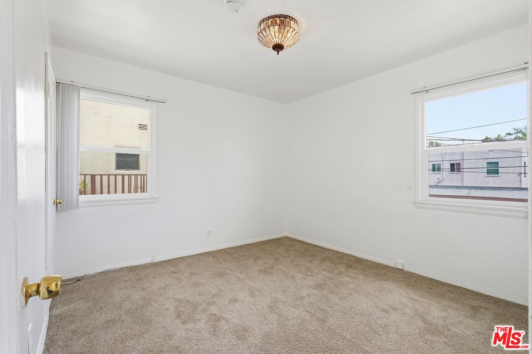 4186 Leimert Blvd