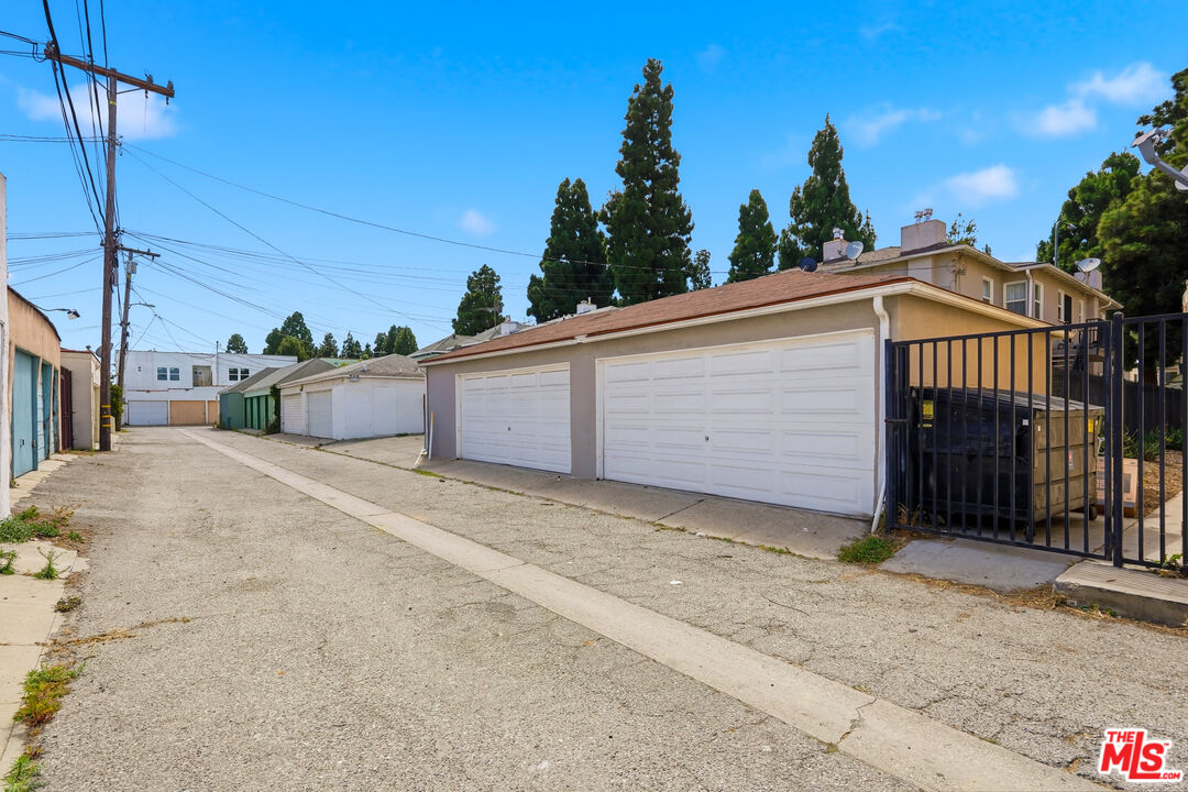 4186 Leimert Blvd