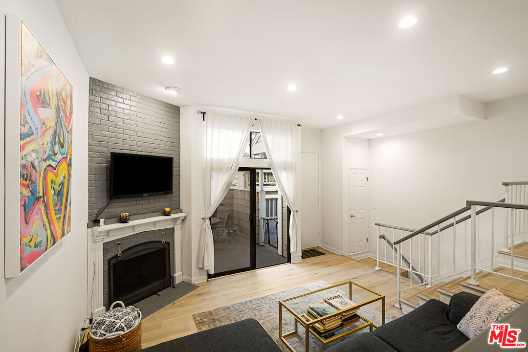 4658 Don Lorenzo Dr Unit: E