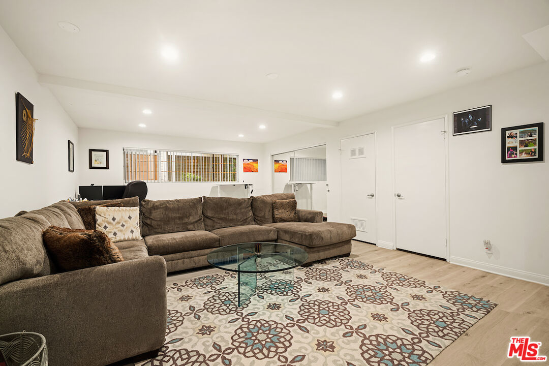 4658 Don Lorenzo Dr Unit: E
