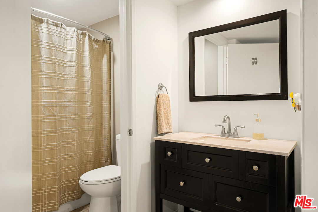 4658 Don Lorenzo Dr Unit: E