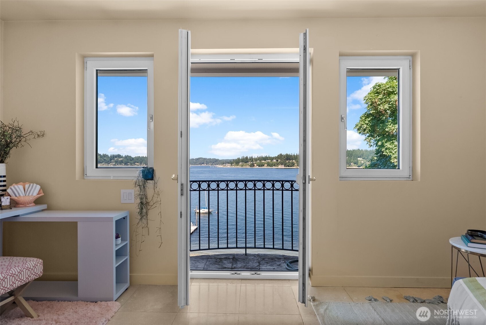 1162 Hyak Place