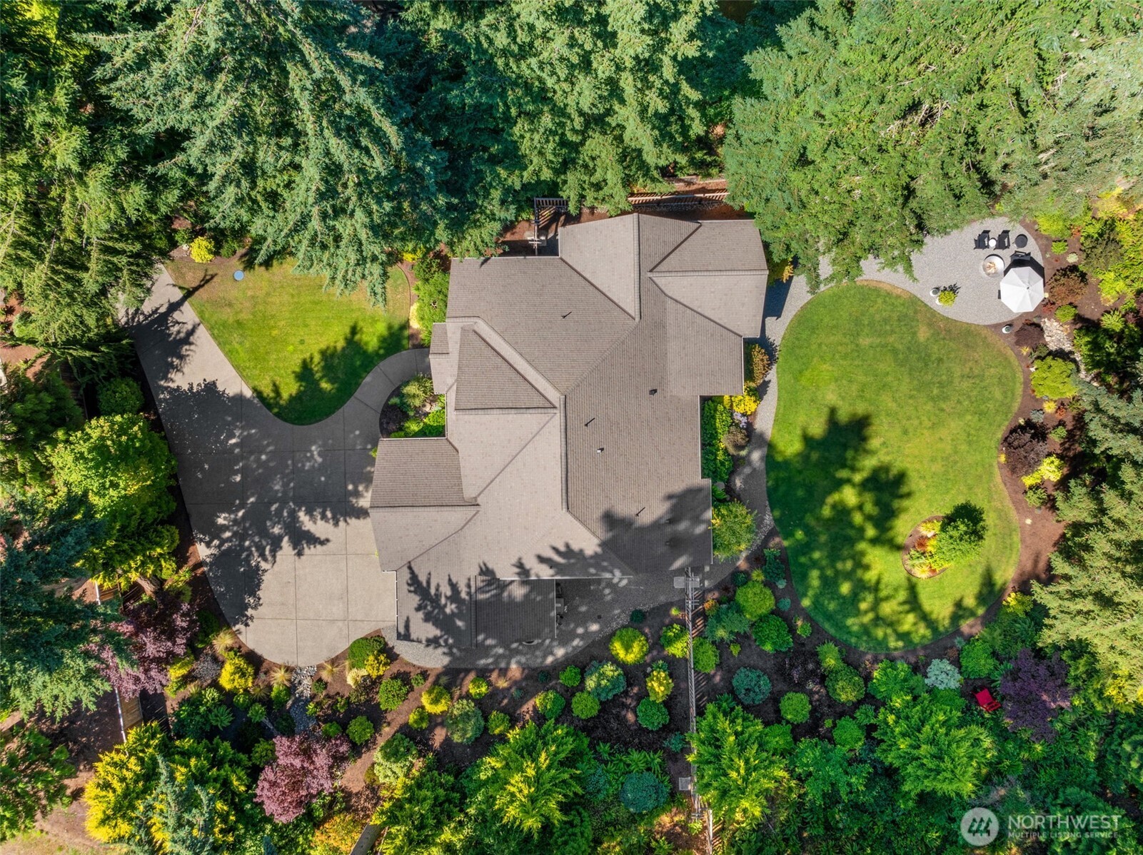 915 7th Court