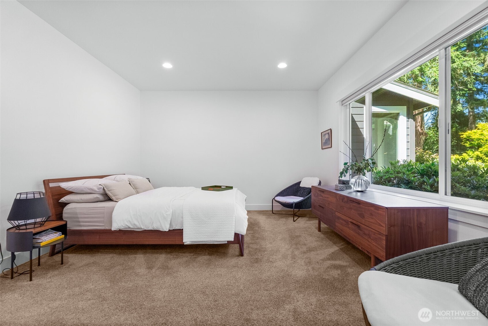 915 7th Court
