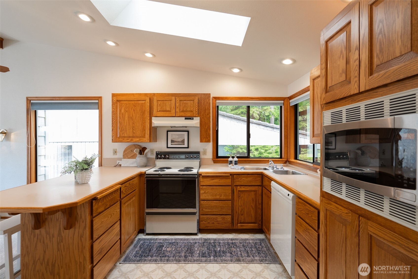 2521 E Mason Lake Drive E