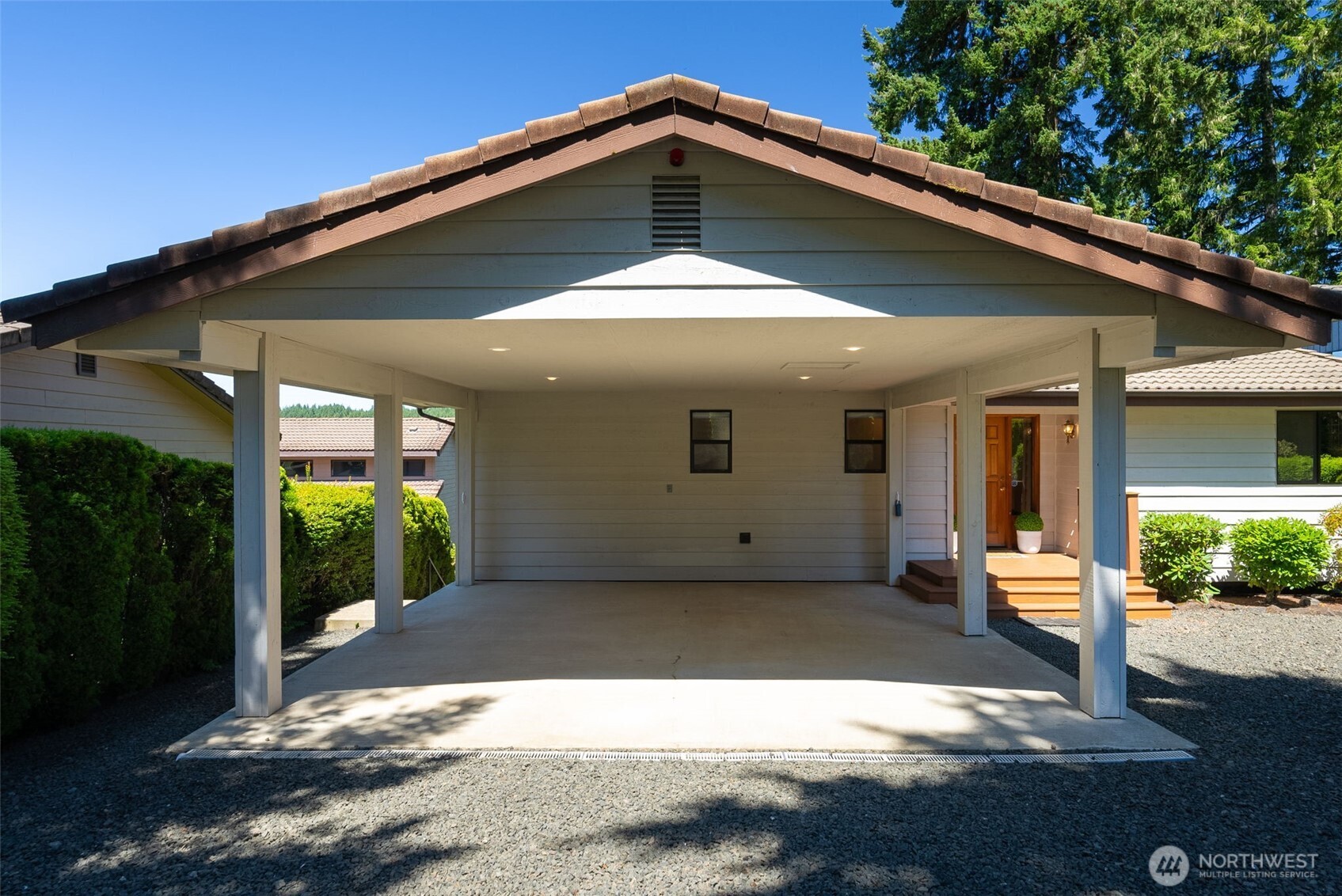 2521 E Mason Lake Drive E