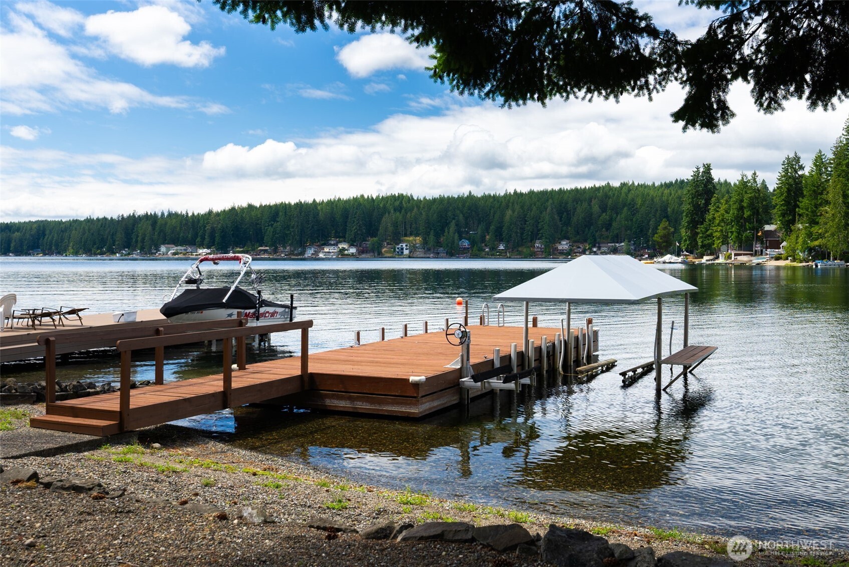 2521 E Mason Lake Drive E