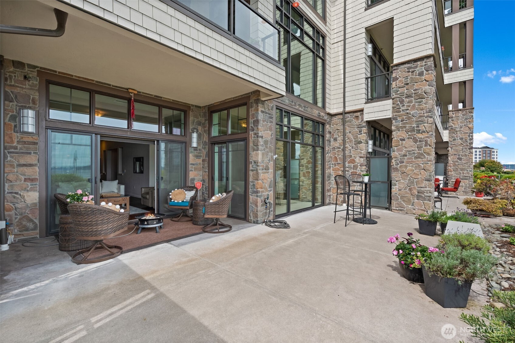 5003 Main Street Unit: 105