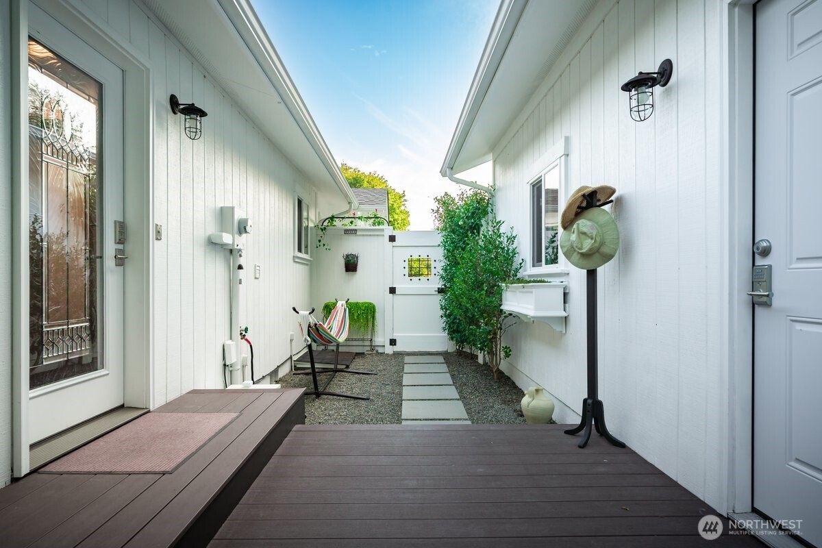 9604 Ridgeway