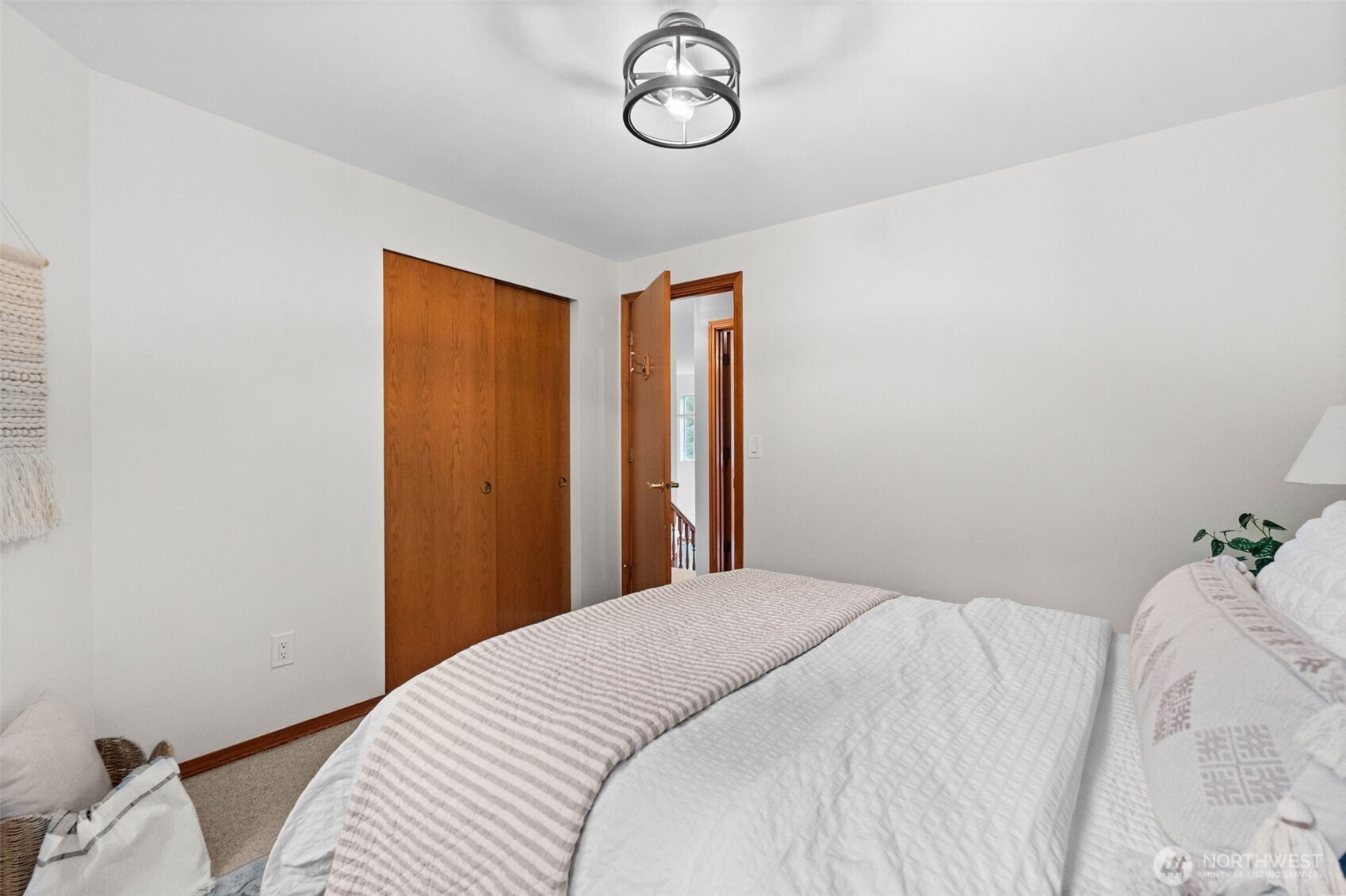 6643 Richards Avenue SE