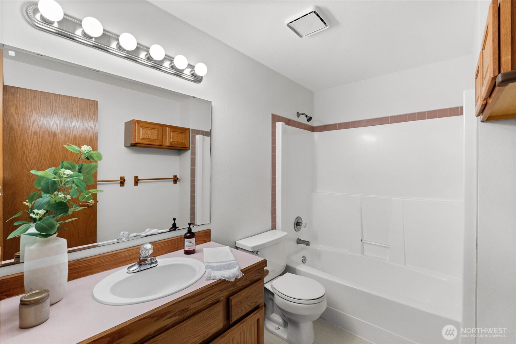 6643 Richards Avenue SE