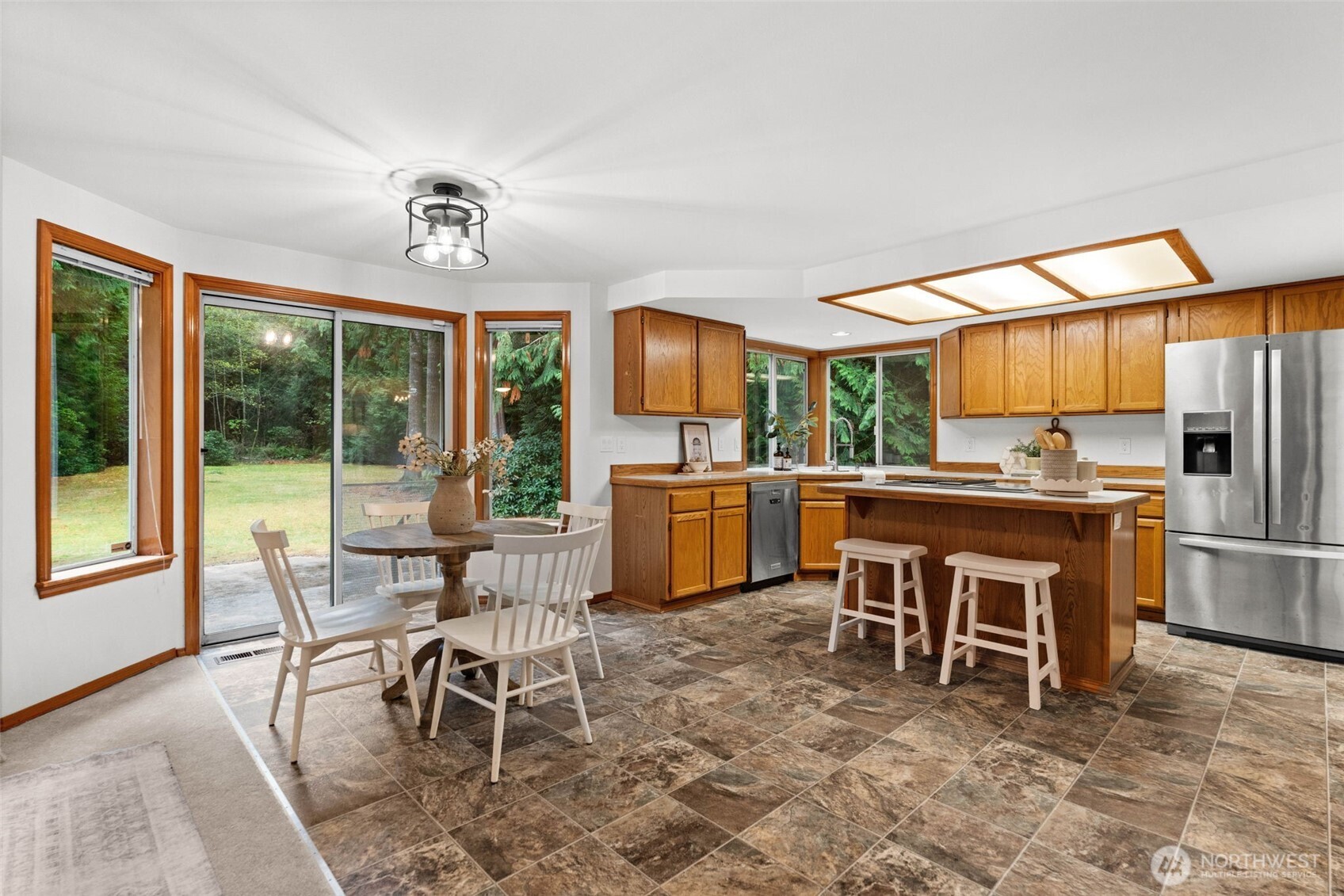 6643 Richards Avenue SE