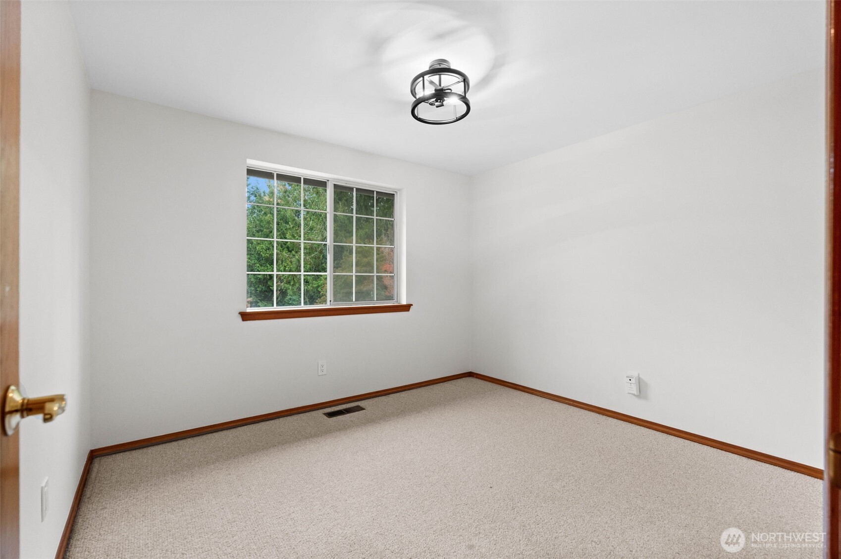 6643 Richards Avenue SE