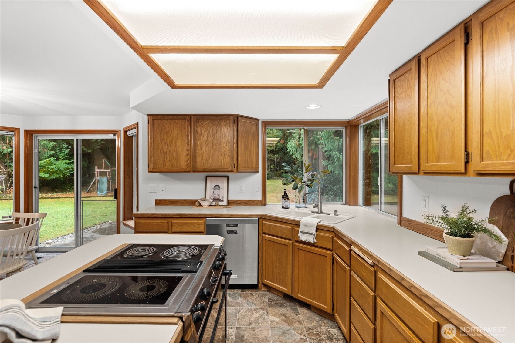 6643 Richards Avenue SE