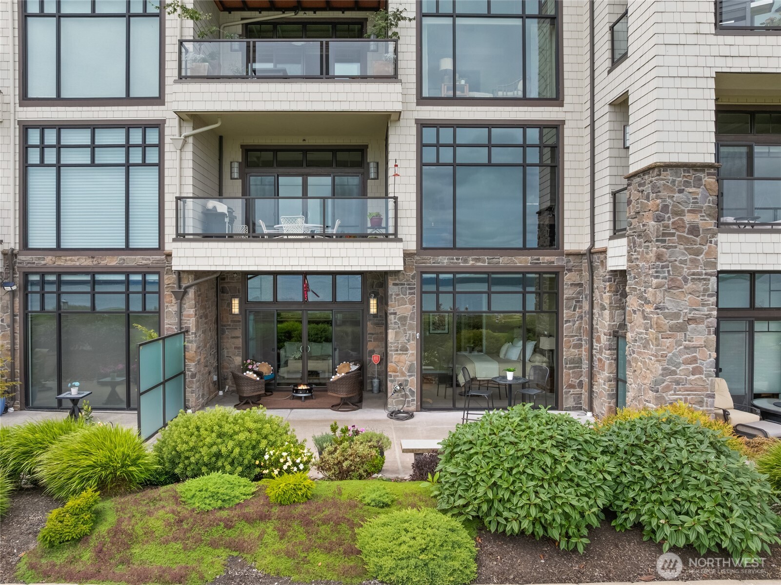 5003 Main Street Unit: 105