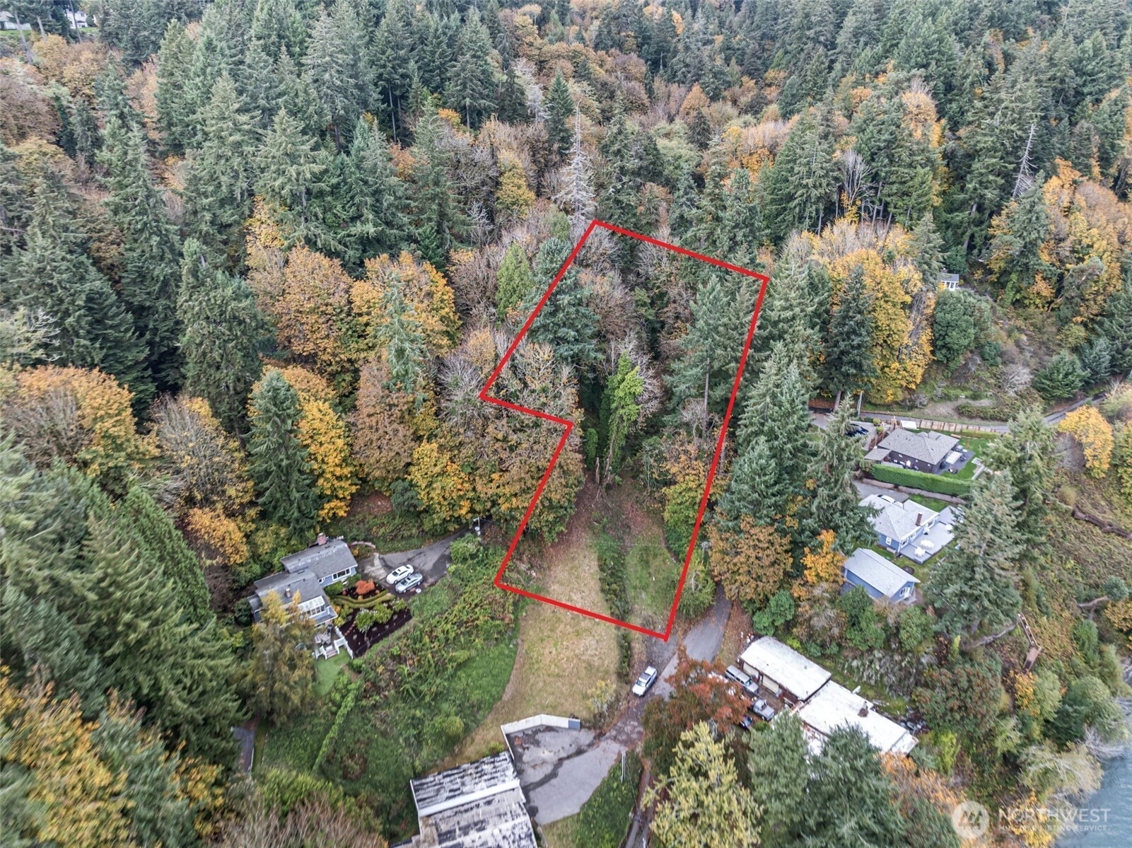 2004 Lybecker Drive NW