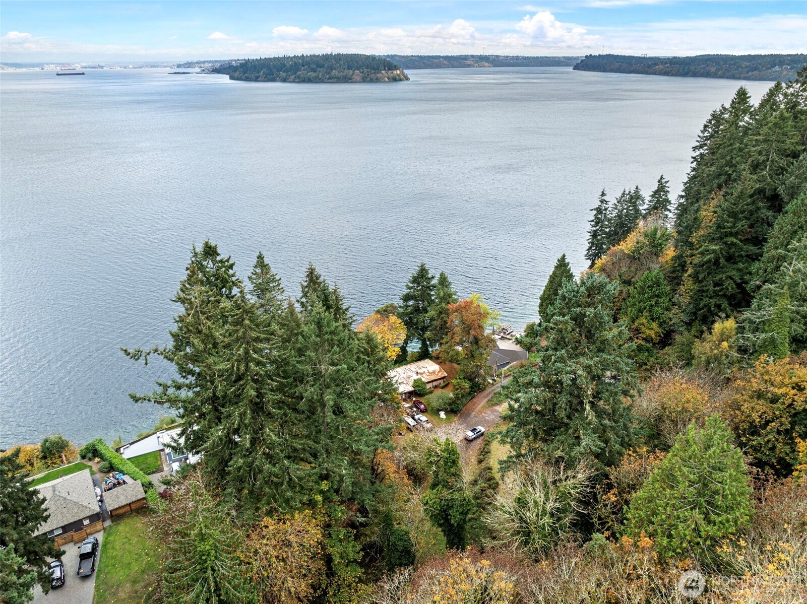 2004 Lybecker Drive NW