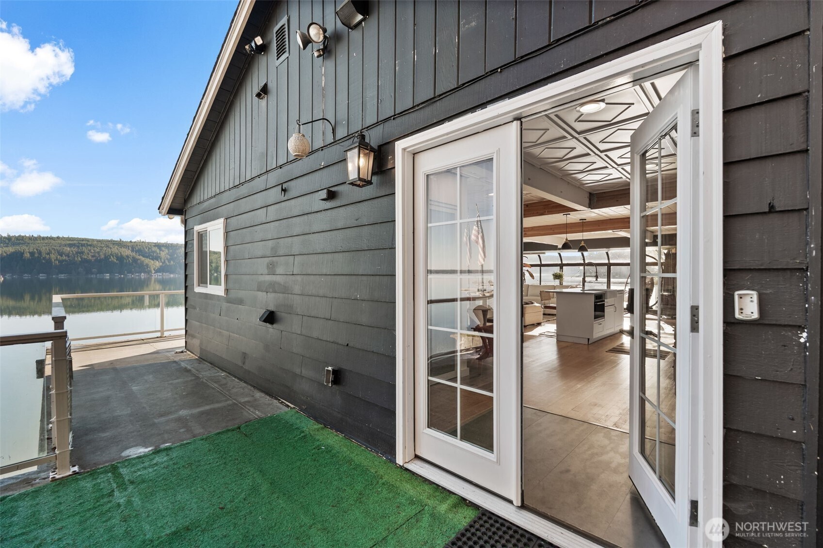 11031 NE North Shore Road