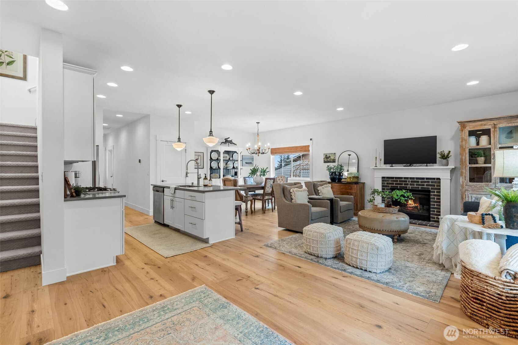 140 E Cedarland Lane