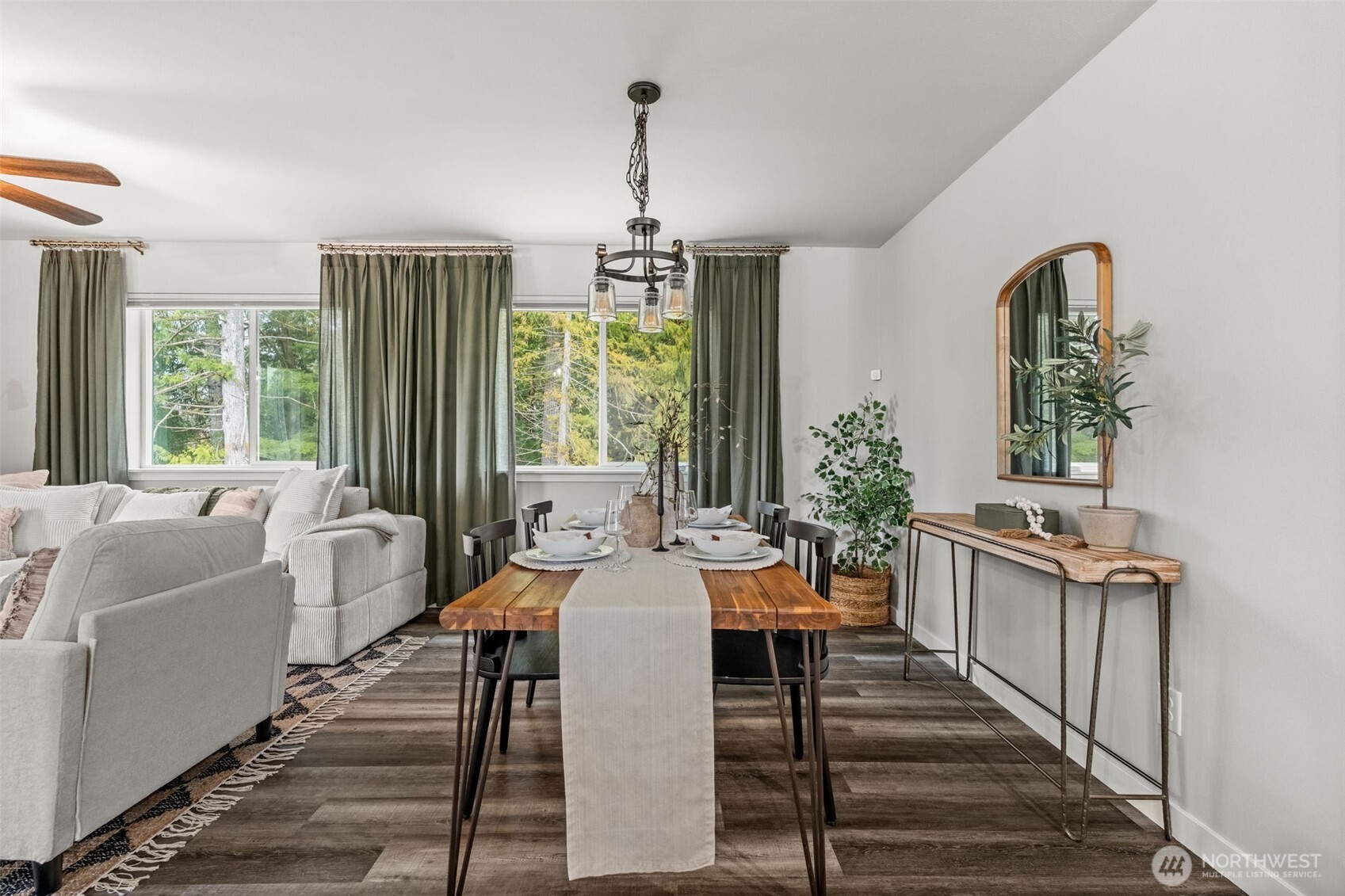 61 E Ellinor Peak Place