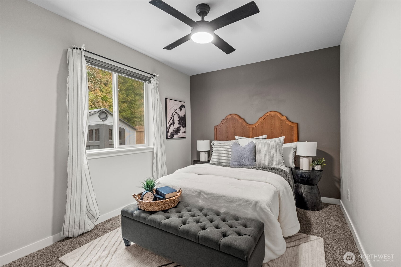 61 E Ellinor Peak Place