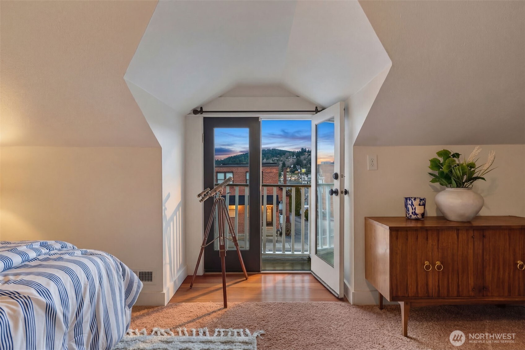 3422 Harborview Drive