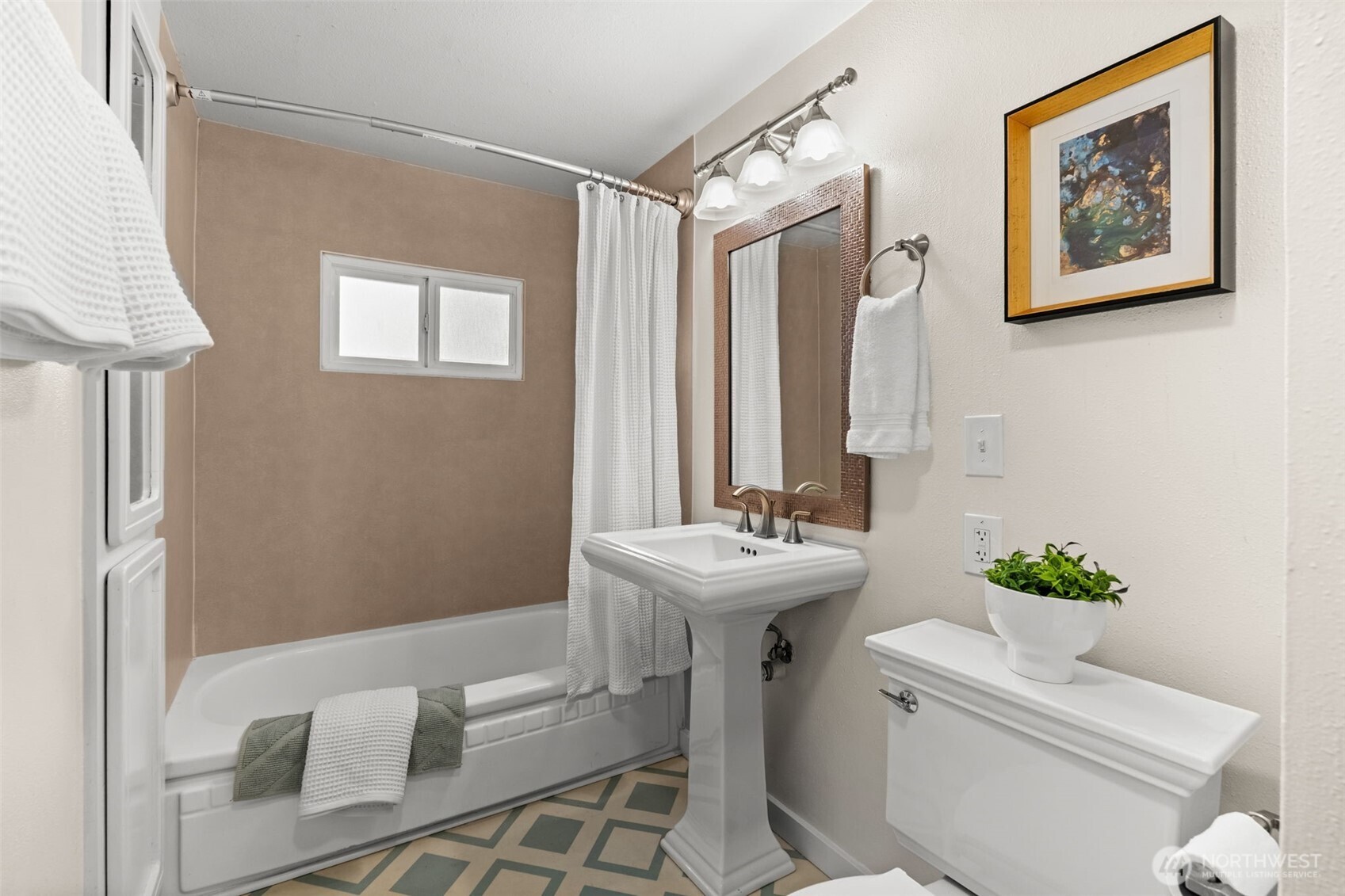 1908 Lybecker Drive NW