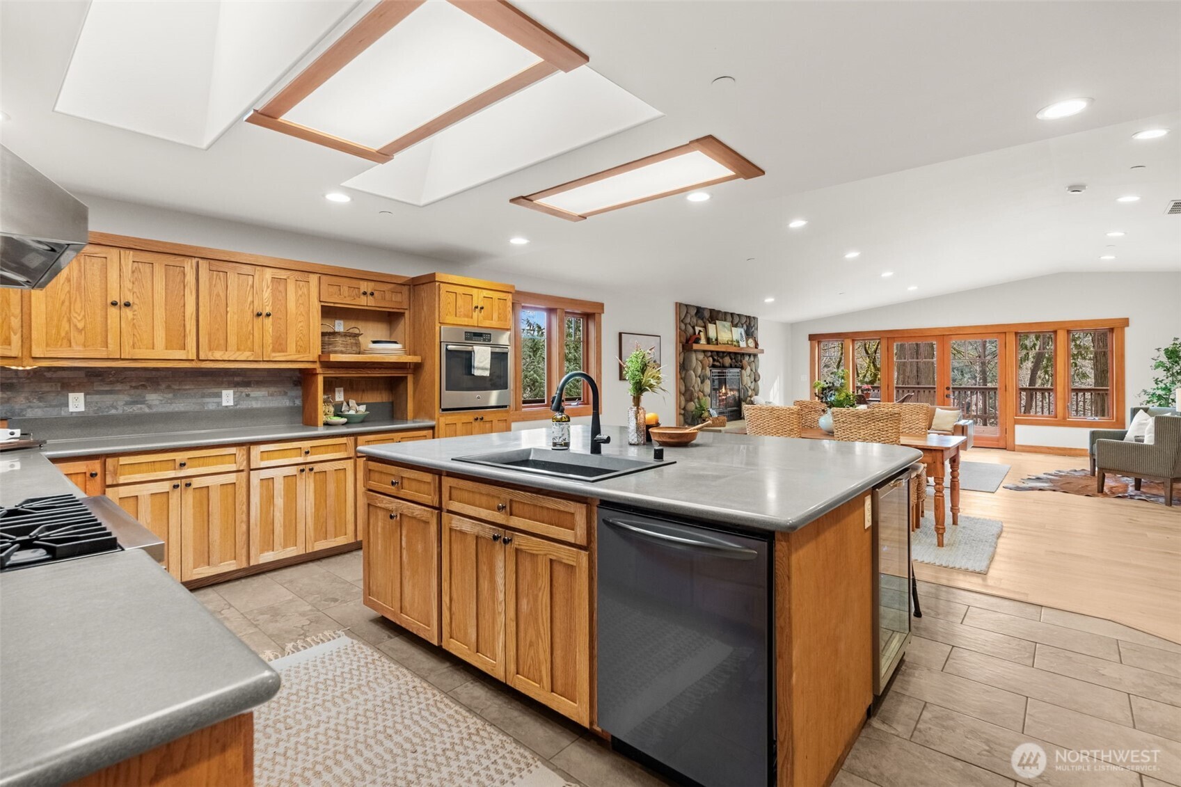 11725 122nd Avenue NW