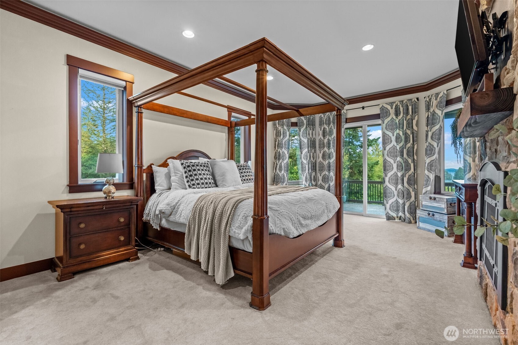 9915 Key Peninsula Highway NW