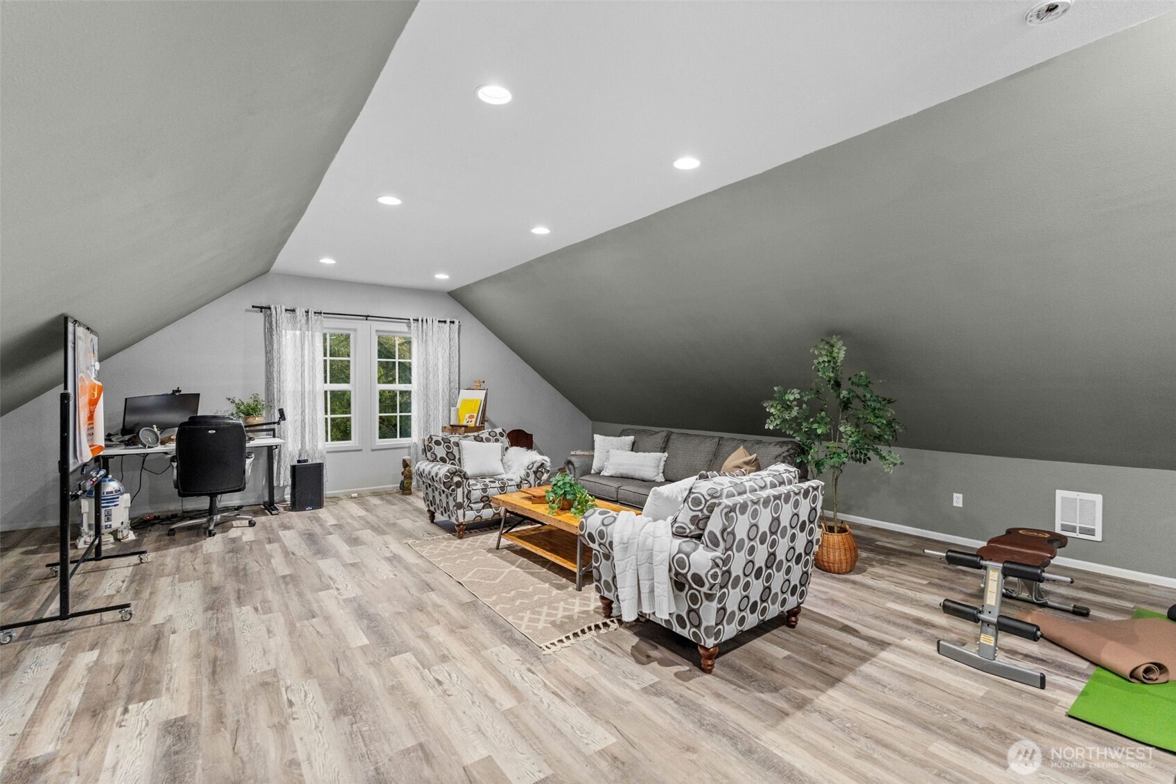 9915 Key Peninsula Highway NW