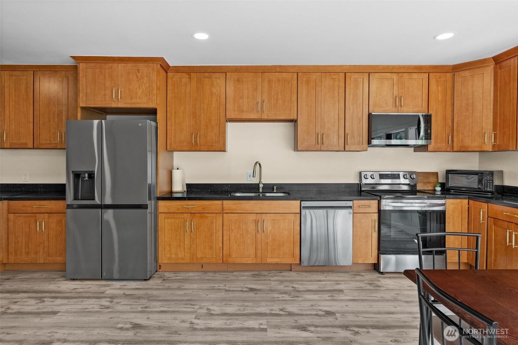 241 W Deyette Road