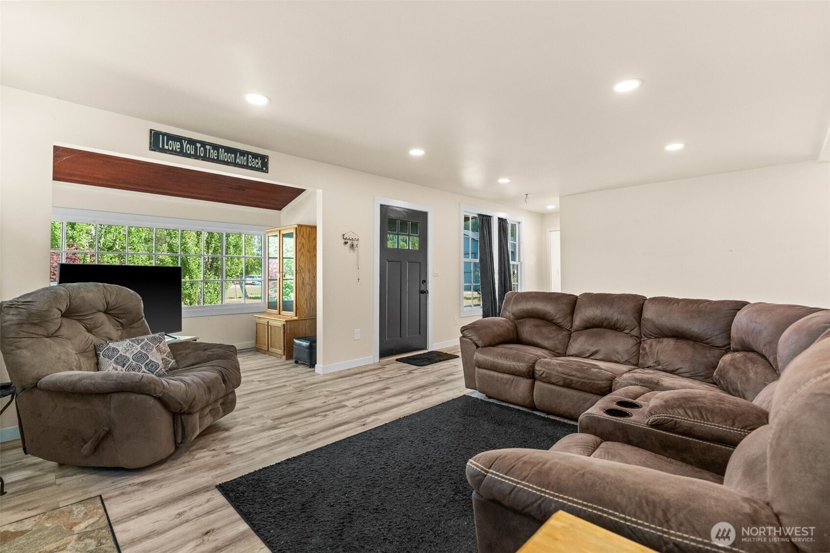 241 W Deyette Road